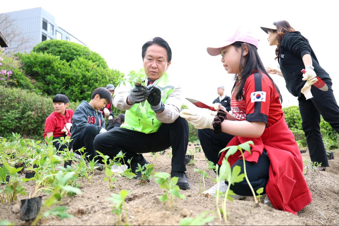 ����ܱ����б�(�ʵ��л�) ȣ�ڰ� �߻�..